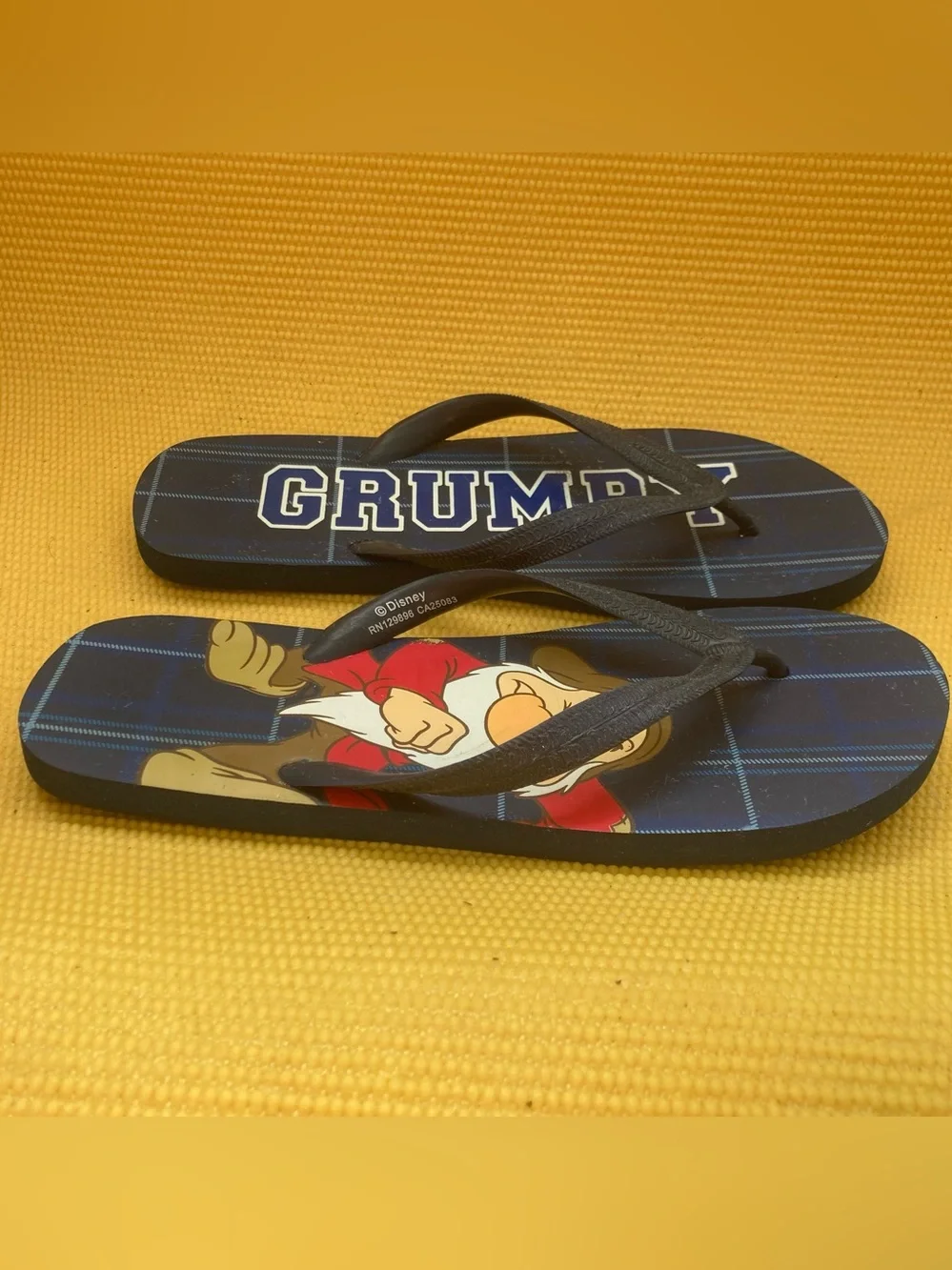 Men’s Disney Flip flops Size 9/10